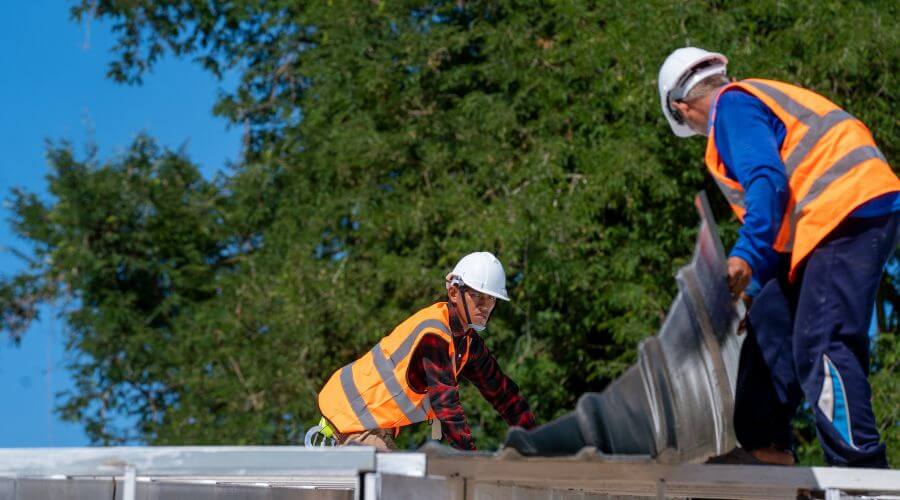 Expert Emergency Roof Repairs services in Tipp City, OH